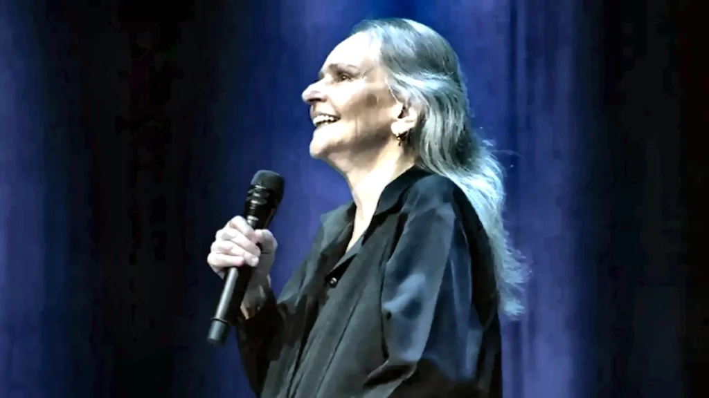 Angela Ro Ro, morta nesta segunda-feira, aos 75 anos, implorou por ajuda antes de internação 1 Angela Ro Ro, morta nesta segunda-feira, aos 75 anos, implorou por ajuda antes de internação