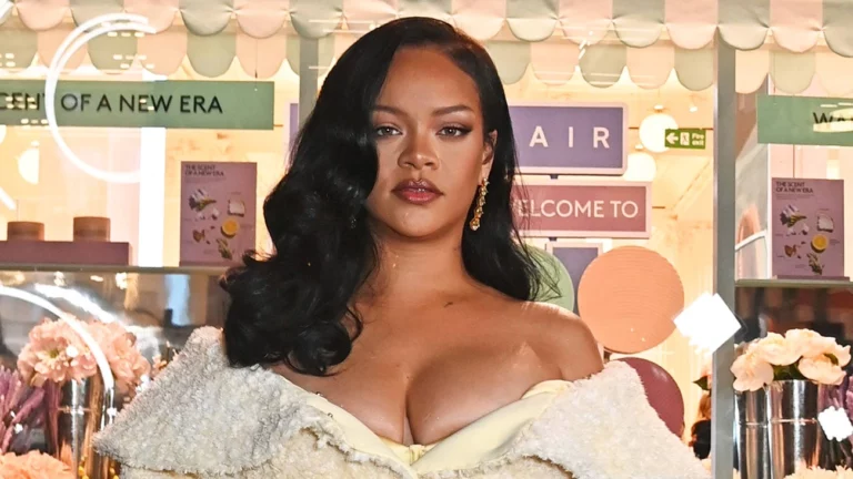 Rihanna ilesa após tiros em sua casa em LA suspeita detida
