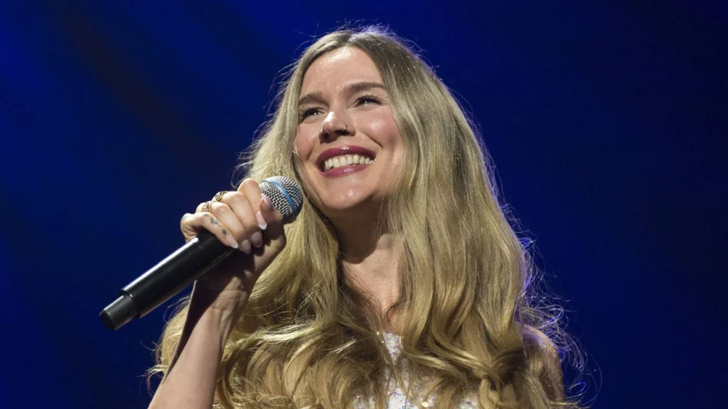 Joss Stone em Florianópolis hoje - shows gratuitos em maio celebram centenário da Ponte Hercílio Luz 1 Joss Stone em Florianópolis hoje - shows gratuitos em maio celebram centenário da Ponte Hercílio Luz